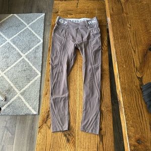 Gymshark cropped leggings with bottom mesh panel.